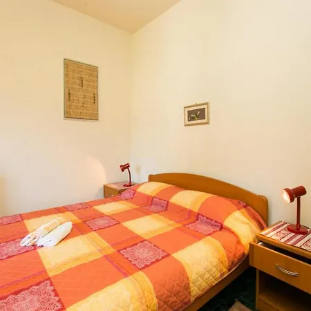 Elelu - Two-bedroom With Terrace Ντουμπρόβνικ