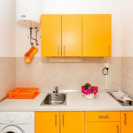 شقة Elelu - Two-bedroom With Terrace